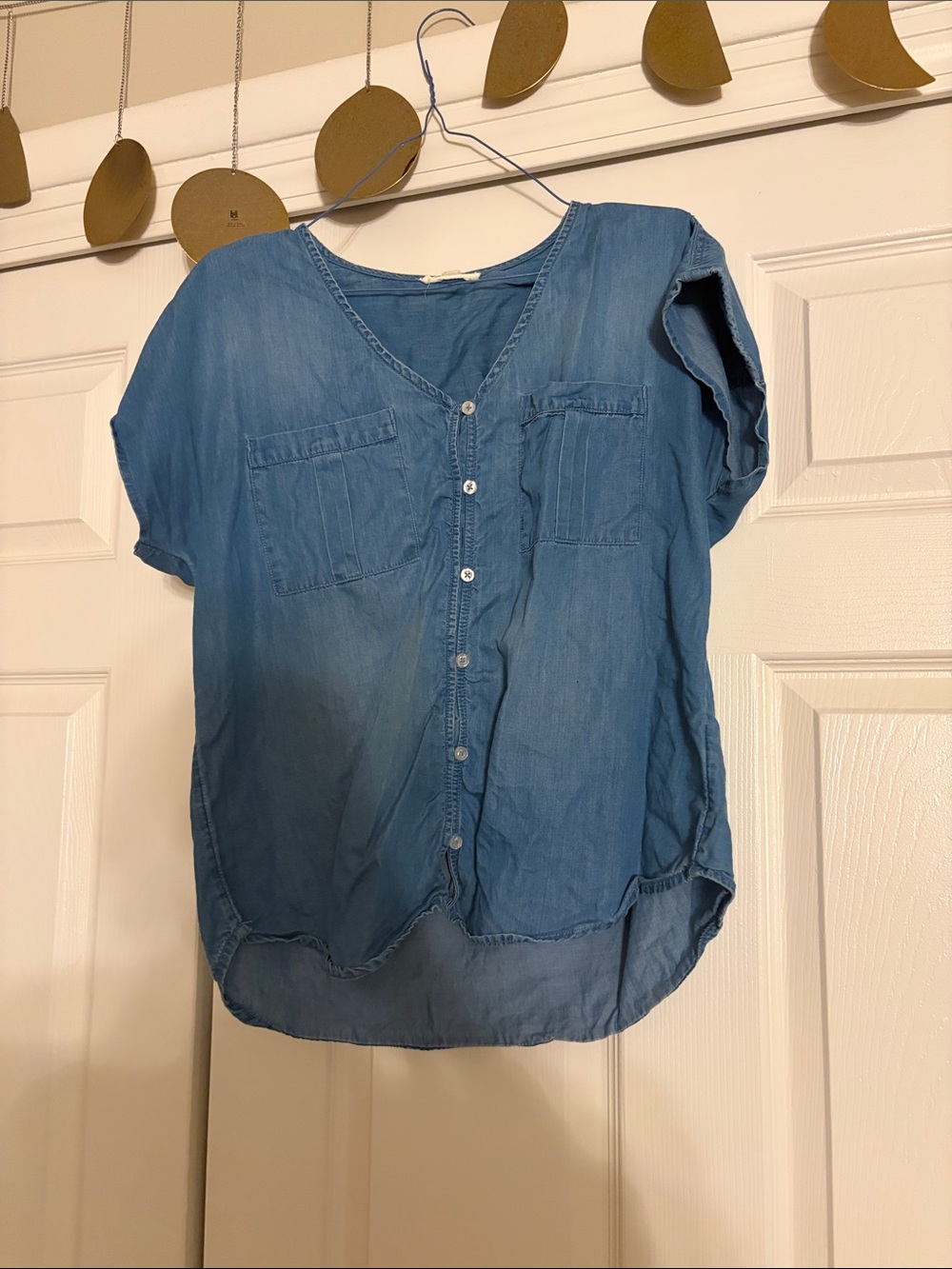Women's Blue Button-Front Chambray Top Maurice’s